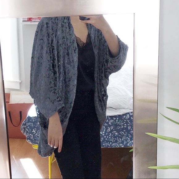 Anthropologie Super soft Kimono - Picture 2 of 3